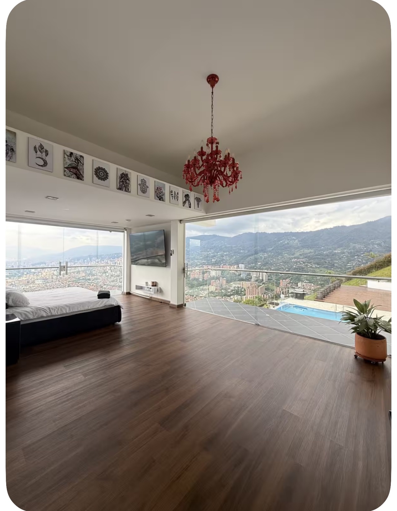 Colombia seven-bedroom glass villa with city views, gallery photo 4