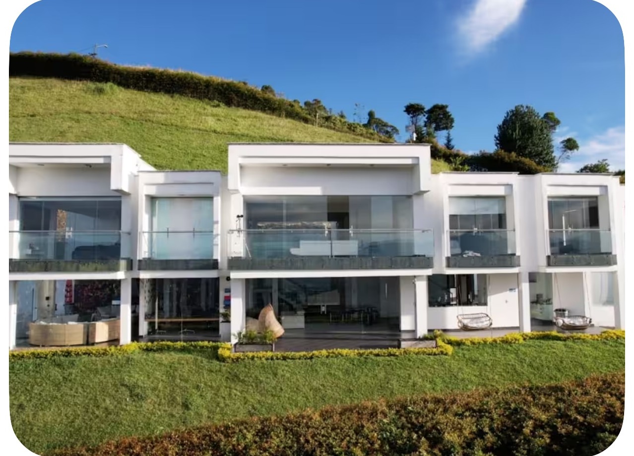 Colombia seven-bedroom glass villa with city views, gallery photo 9