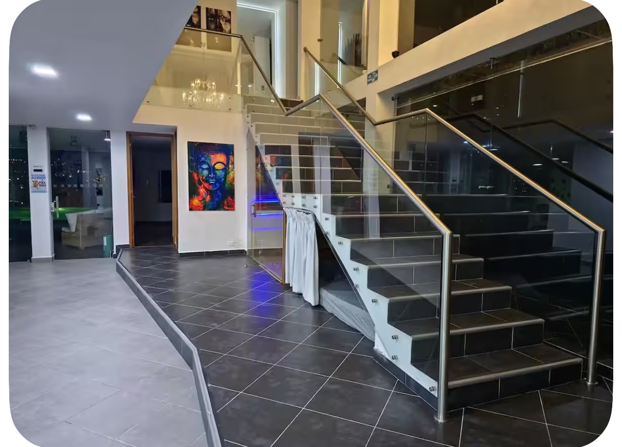 Colombia seven-bedroom glass villa with city views, gallery photo 13