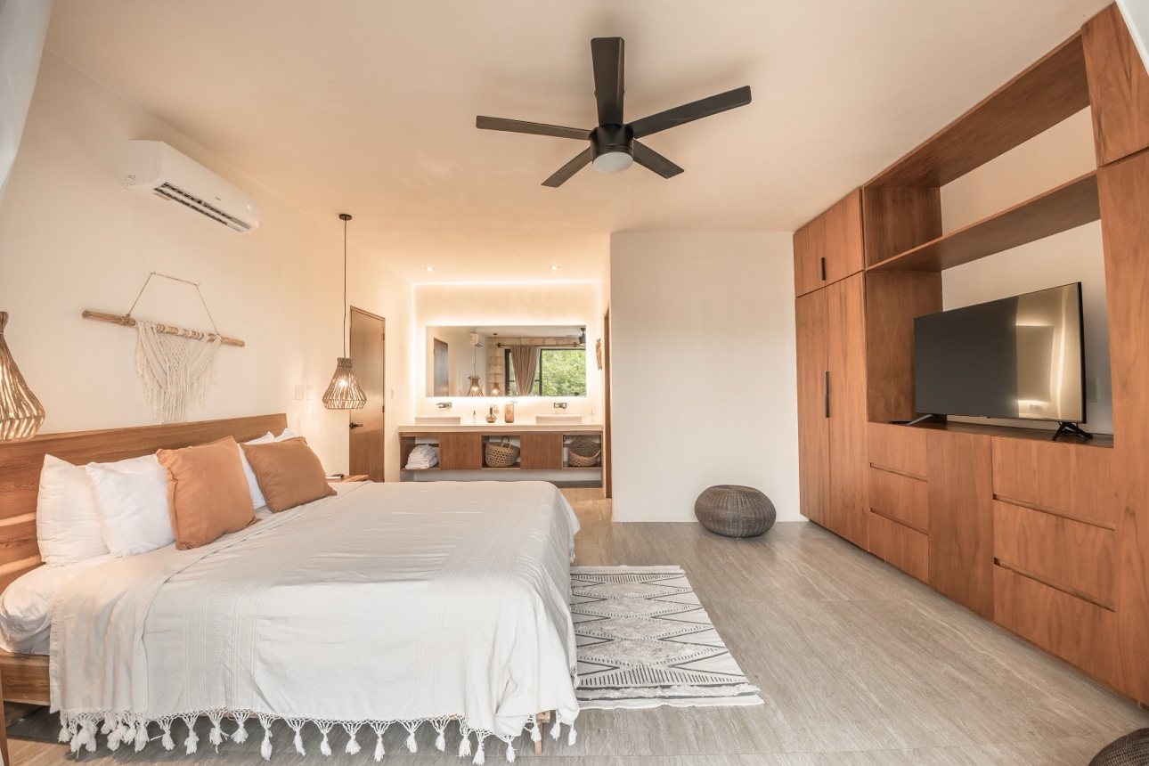 Mexico four-bedroom villa with two pools and jacuzzi, gallery photo 2