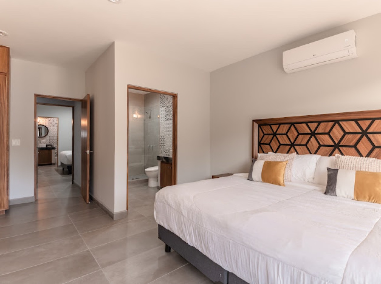 Three-bedroom condo in Mexico, gallery photo 9