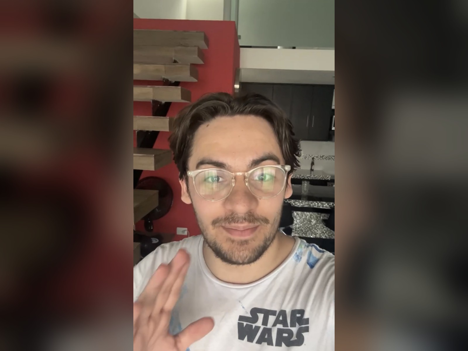 Sebastian sharing his Voyaġ Global experience
